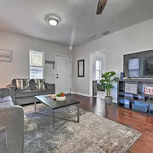 Sun-dappled Oasis About 2 Mi To 7th Avenue! Holiday home